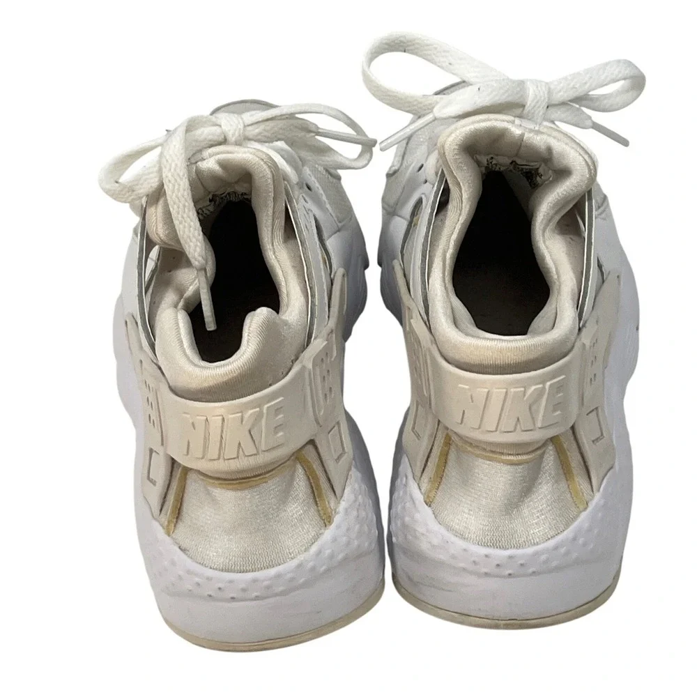 Nike Air Huaraches Big Kids Triple White Running Tennis‎ Shoe Unisex 5 Sporty